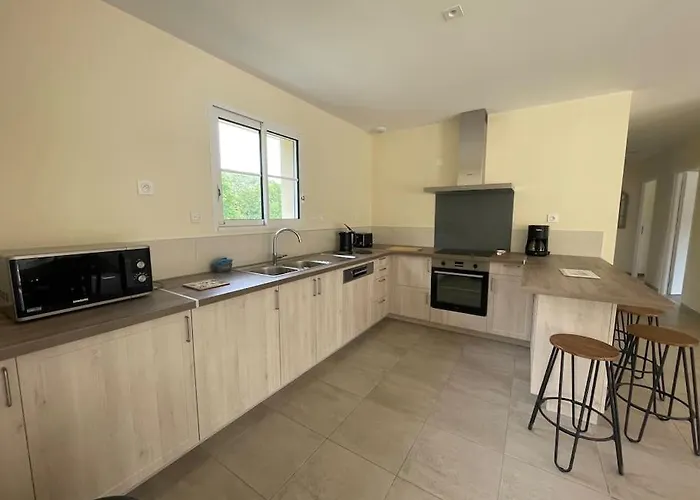 Les Pins*calme*confort*piscine